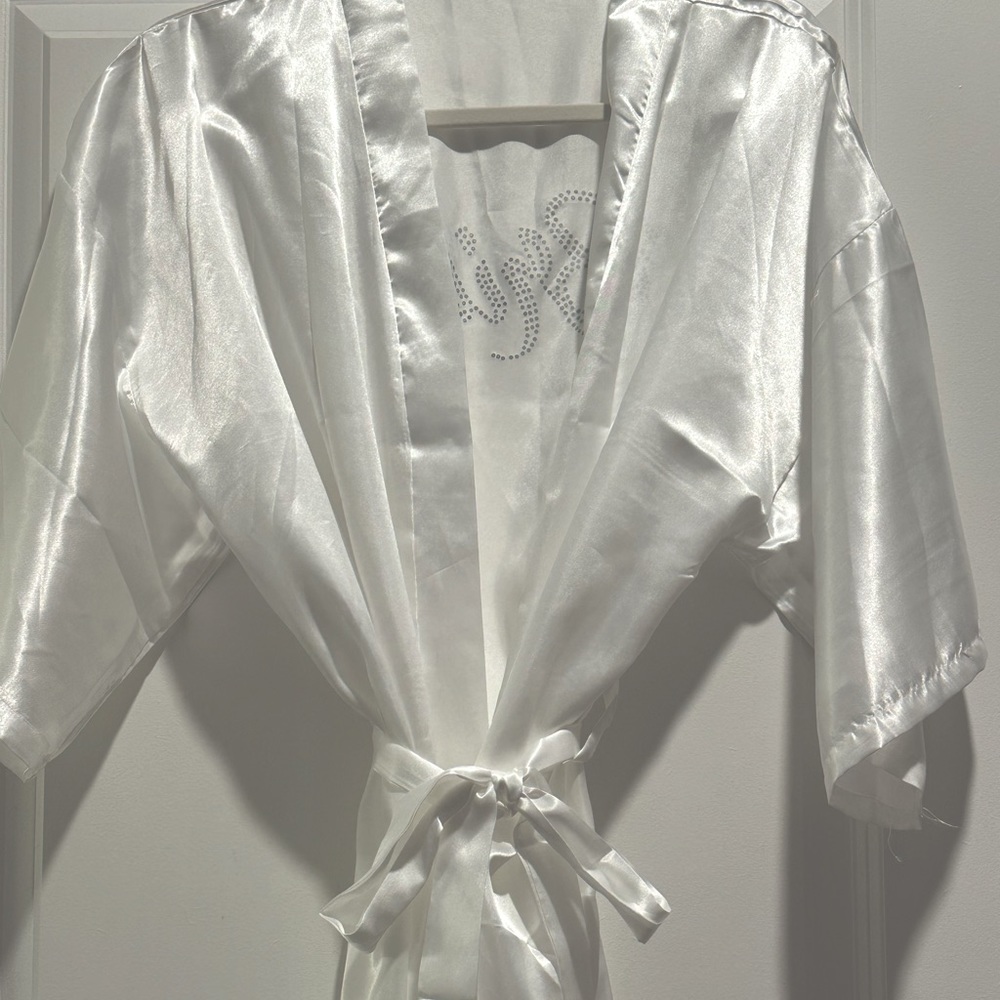 Bridal Robe - Picture 2 of 3